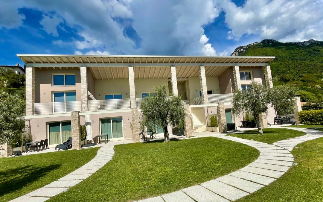 Beautiful apartment in a small complex with swimming pool (Toscolano Maderno Lake Garda)