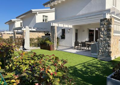 Appartamento in affitto a Padenghe Sul Garda con giardino privato e piscina (OLIVINO)